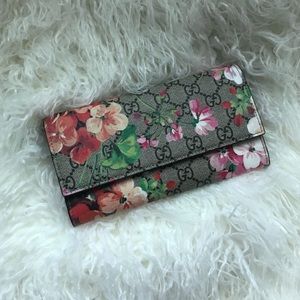 NEW AUTHENTIC Gucci wallet in Pink Blooms print